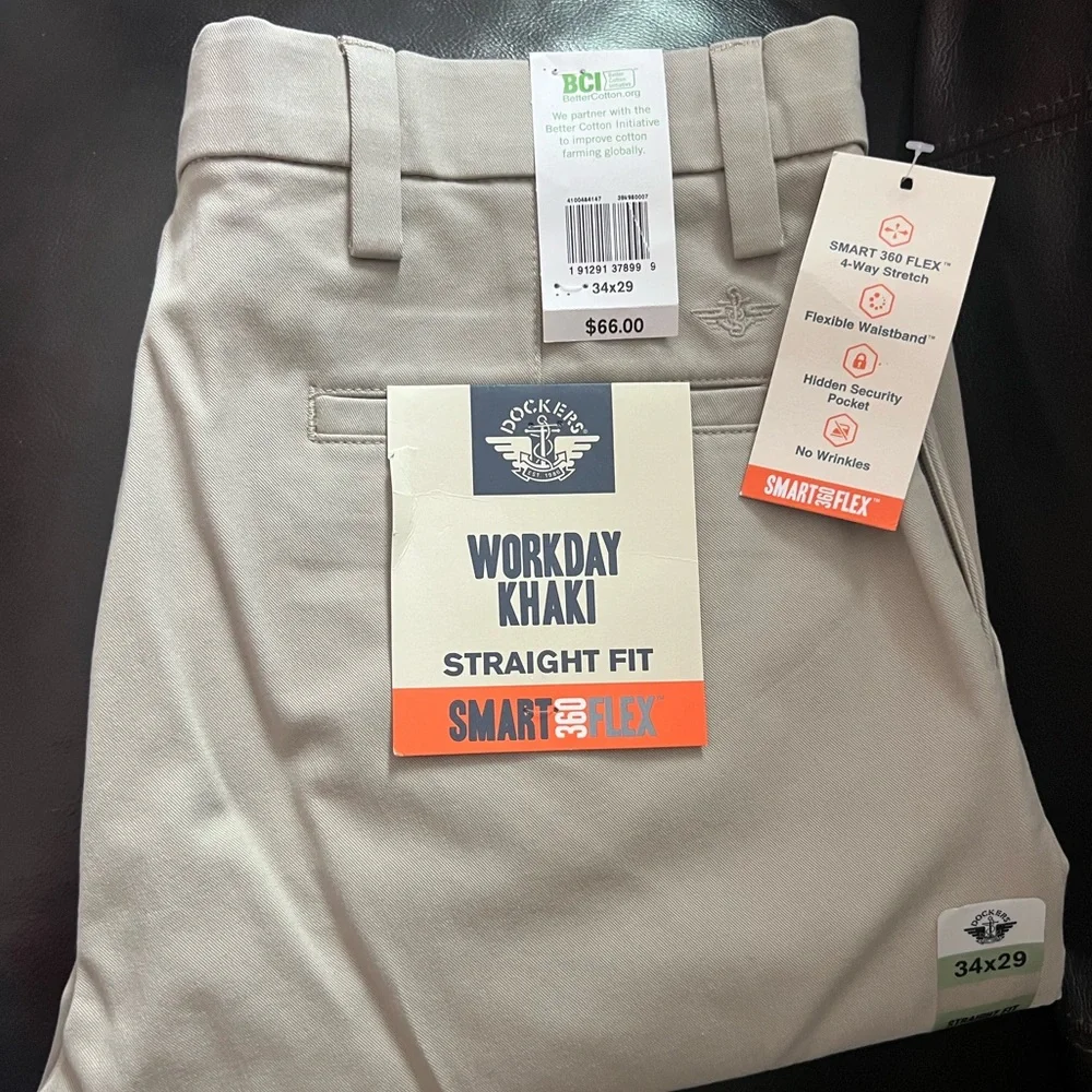 Brand new Dockers 36x32 - Picture 1 of 1